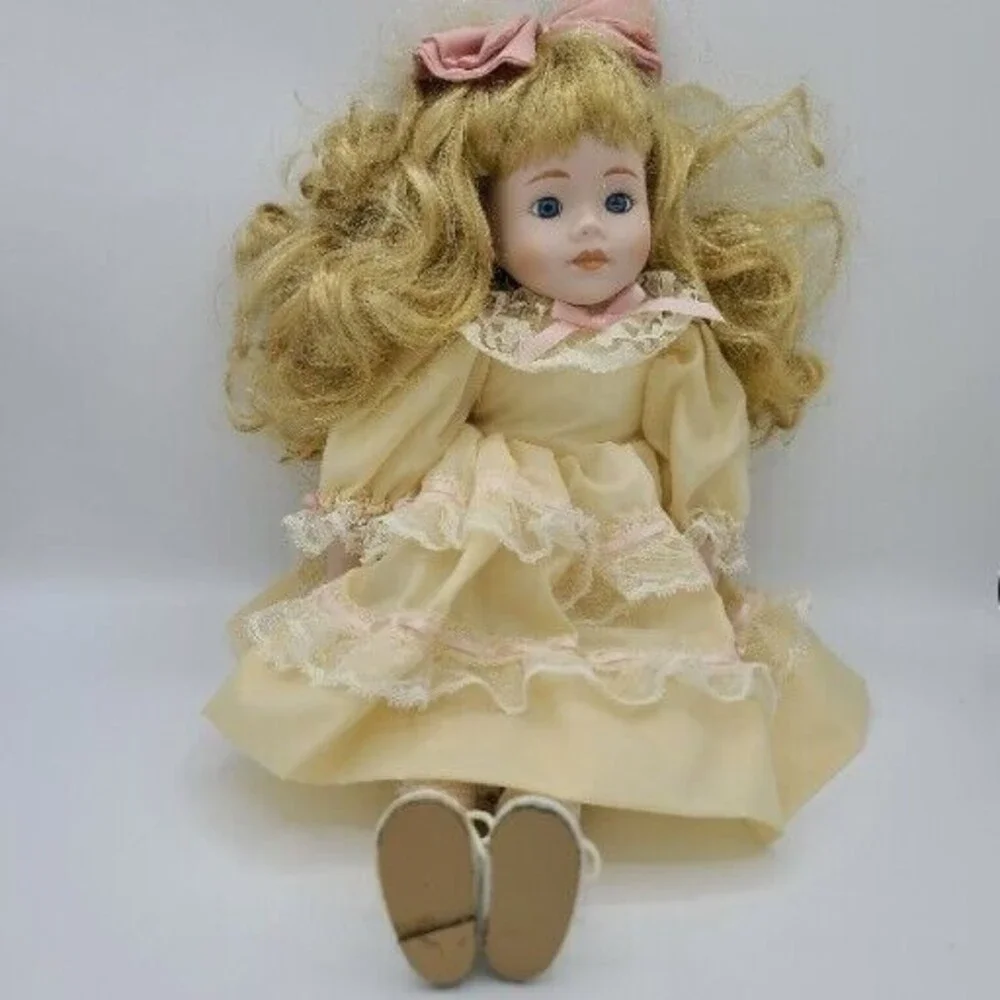 Royal Crown Collector Edition Porcelain Collector Doll Jamie